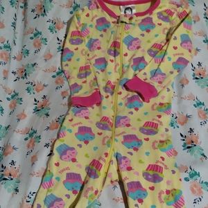 Baby girl pajamas (4 pj's )